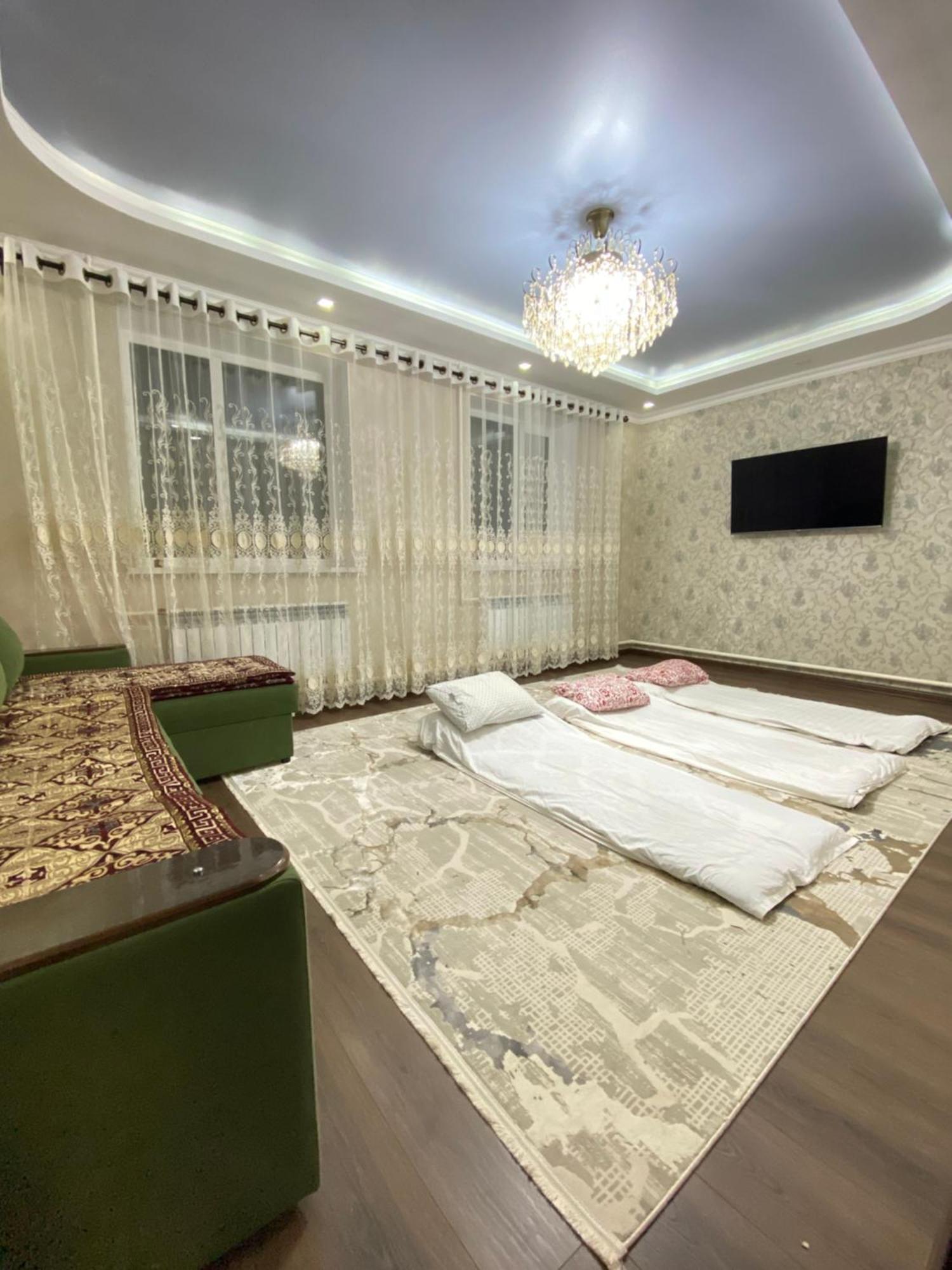 Guest House Glover Каракол Екстериор снимка
