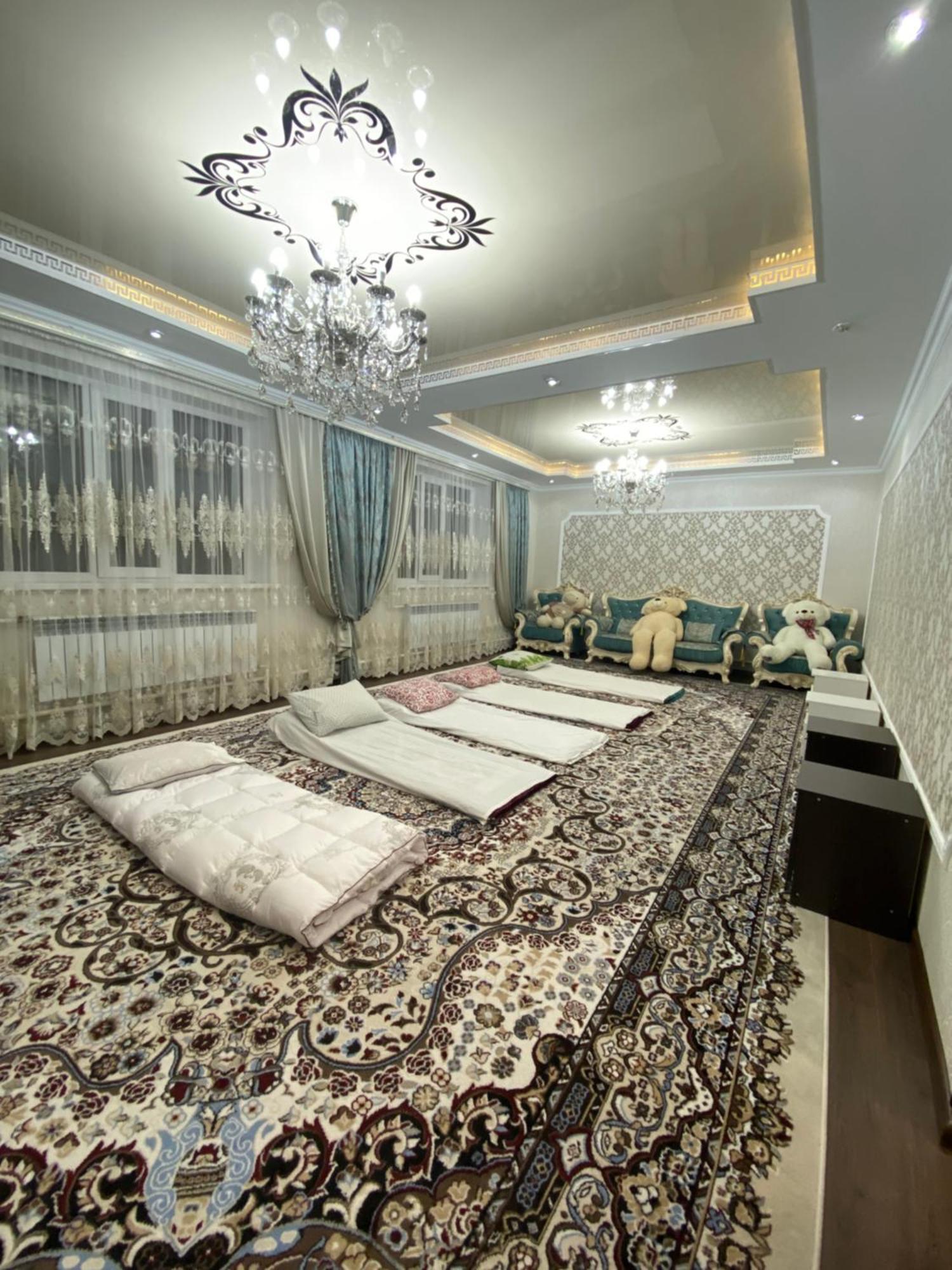 Guest House Glover Каракол Екстериор снимка